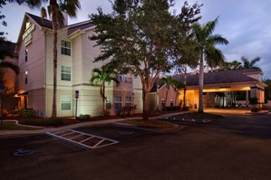 Hotel HOMEWOOD SUITES BY HILTON FORT MYERS FL