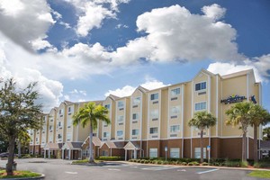 Hotel QUALITY INN & SUITES LEHIGH ACRES