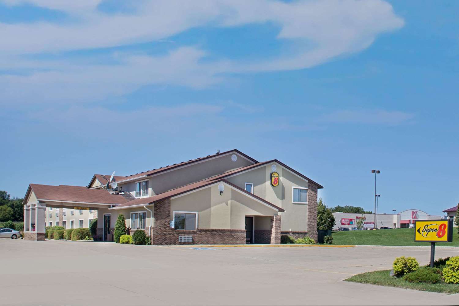 Hotel SUPER 8 BY WYNDHAM, CHARLES CITY