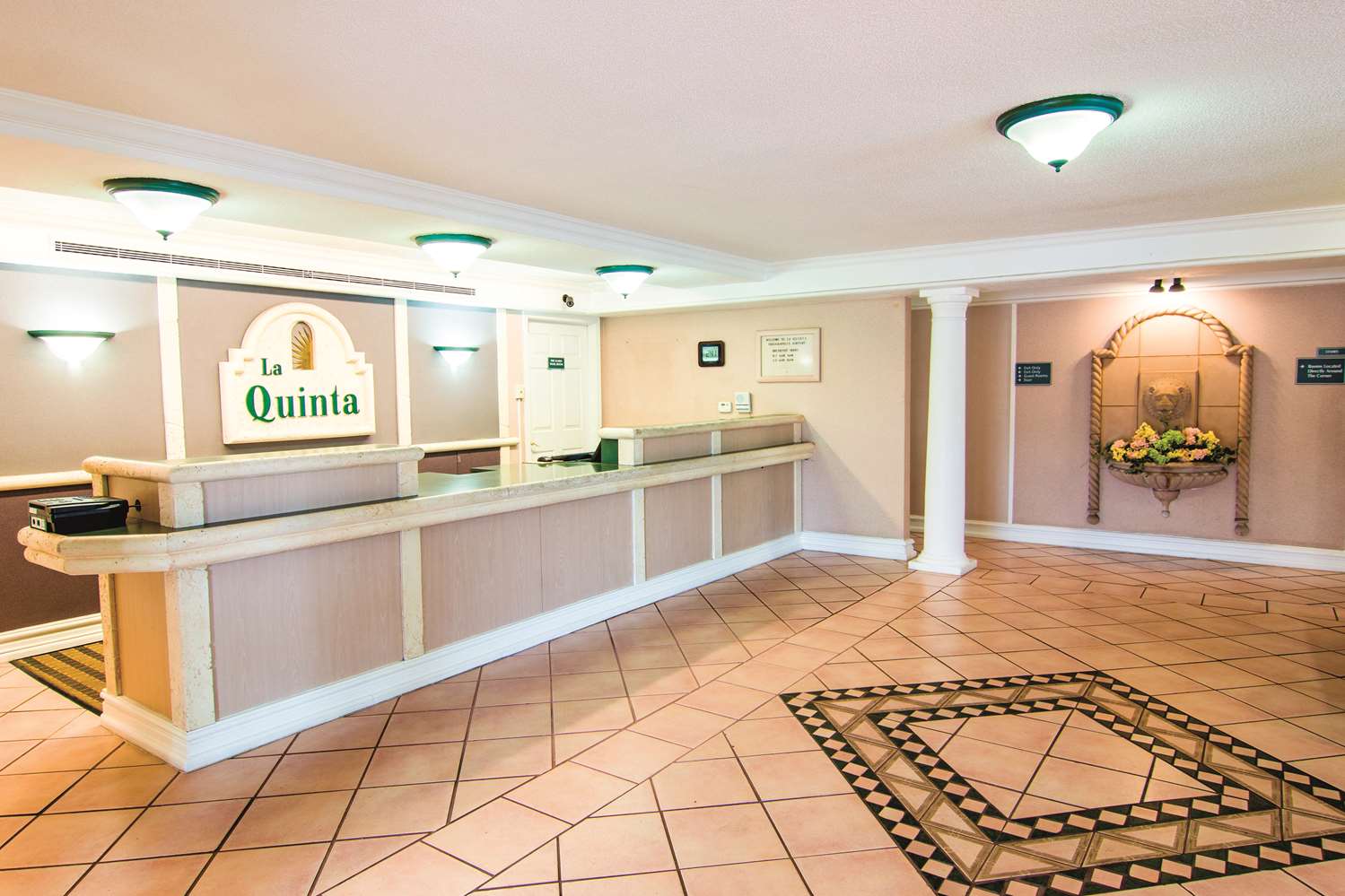 Hotel LA QUINTA INN INDIANAPOLIS AIRPORT LYNHURST