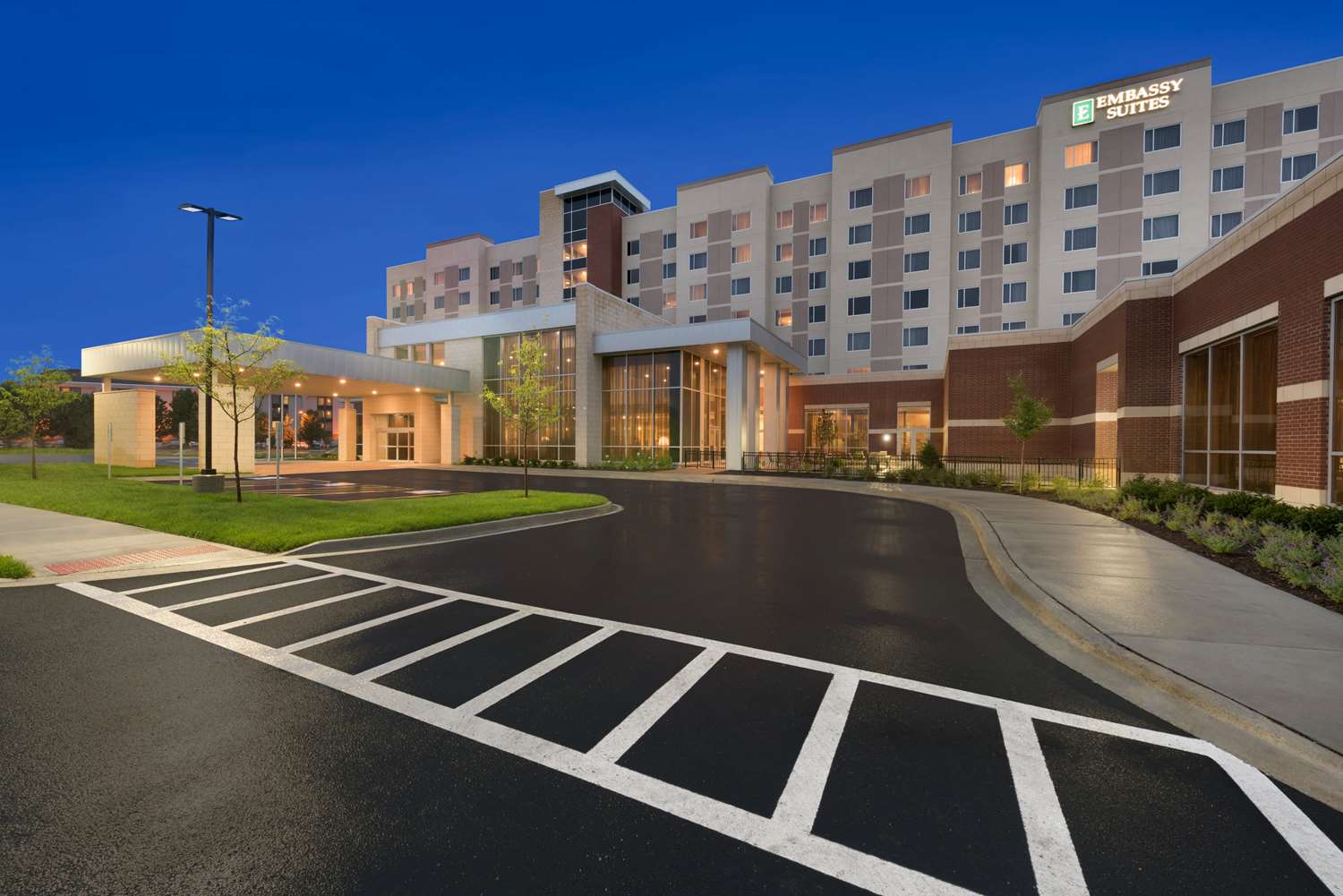 Hotel EMBASSY SUITES BY HILTON CHICAGO NAPERVILLE