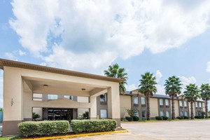 Hotel HOWARD JOHNSON BY WYNDHAM IOWA LA