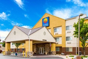 Hotel COMFORT INN & SUITES