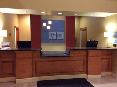 Hotel HOLIDAY INN EXPRESS & SUITES FOREST
