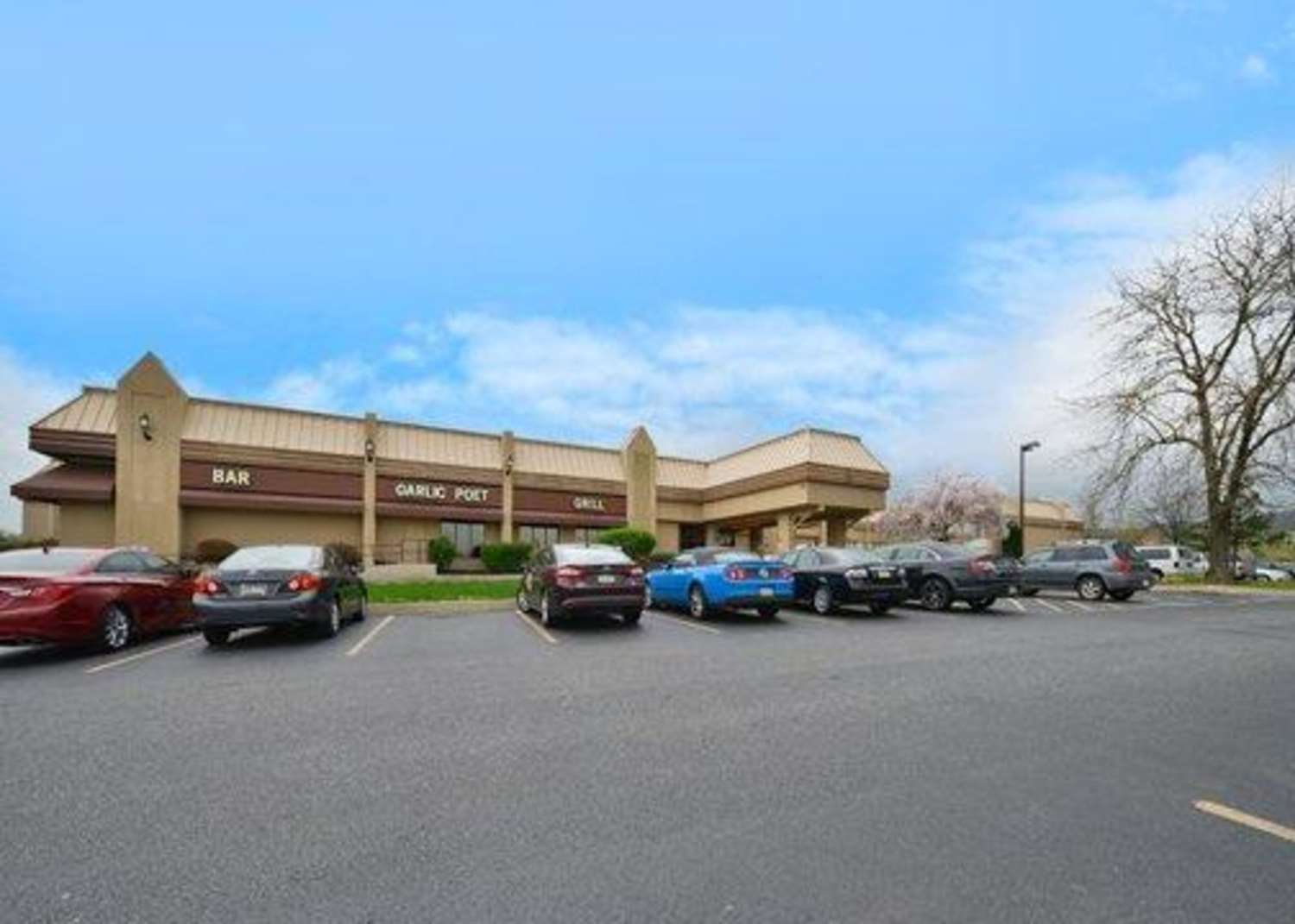 Hotel CLARION HOTEL AND CONFERENCE CENTER HARRISBURG WEST