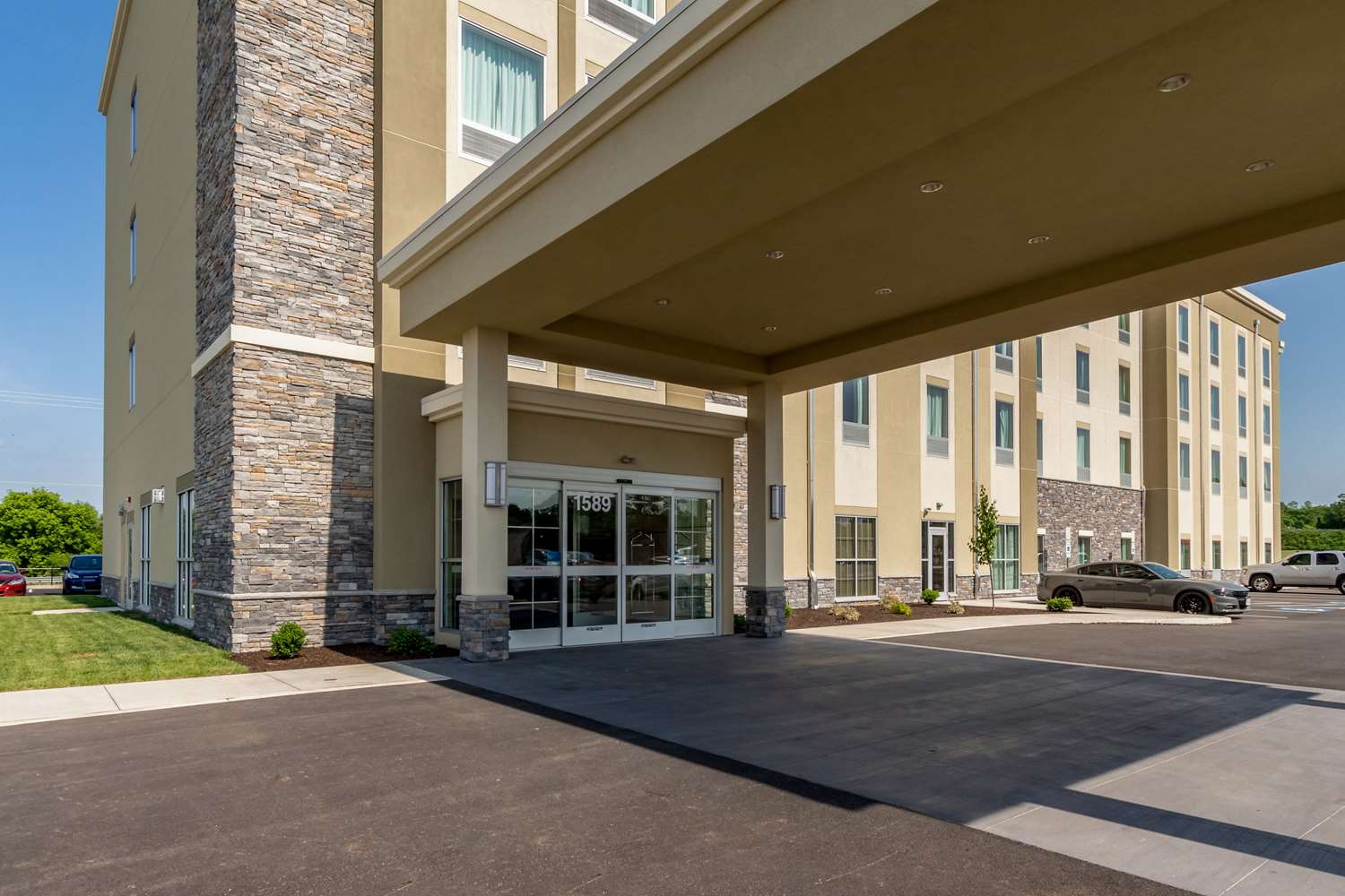 Hotel COMFORT INN & SUITES - HARRISBURG AIRPORT - HERSHEY SOUTH