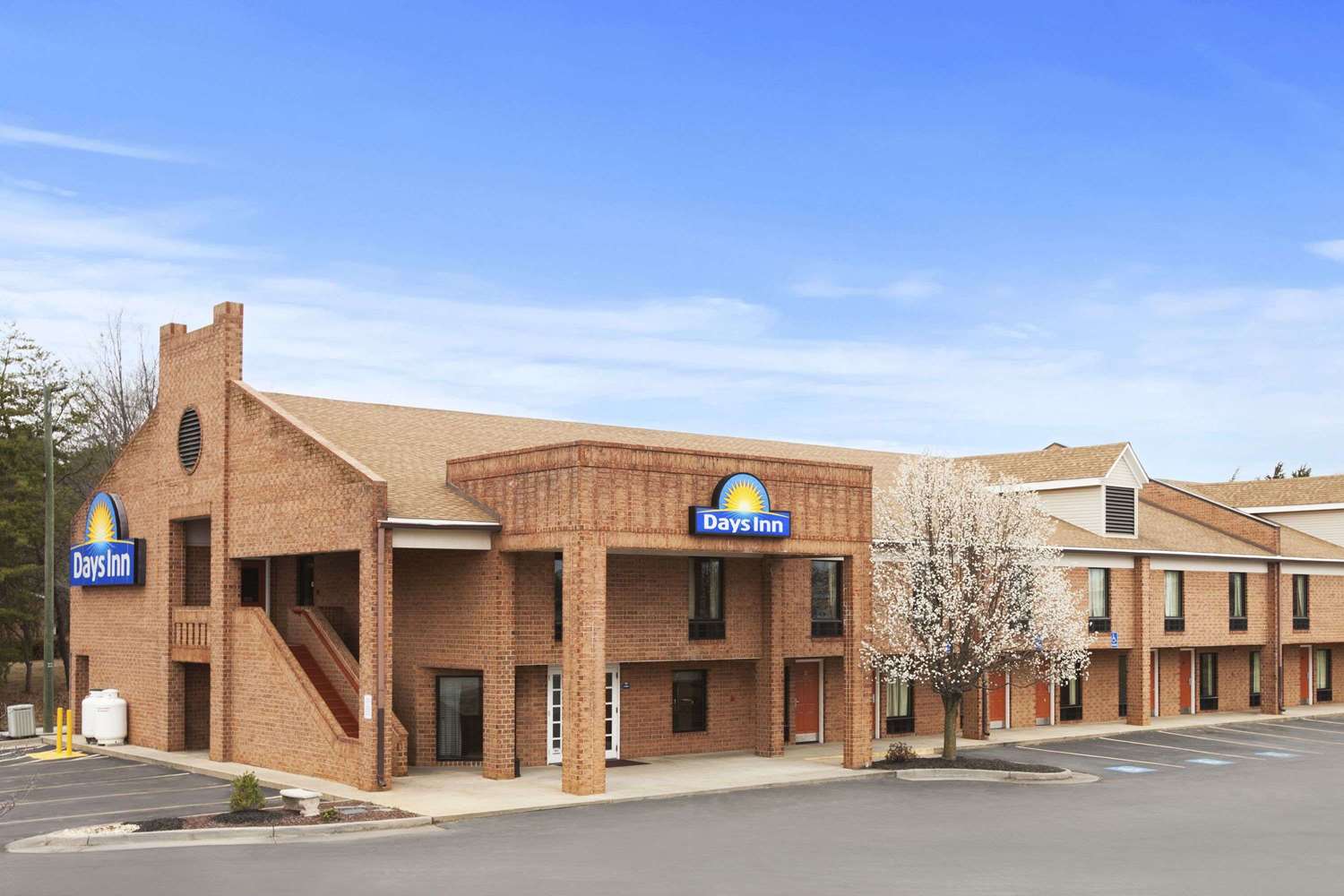 Hotel DAYS INN FARMVILLE