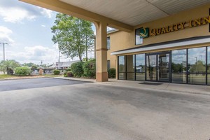 Hotel QUALITY INN ANDALUSIA