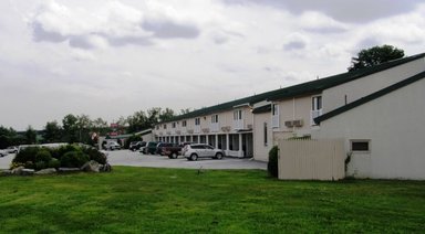 Hotel FIRESIDE INN   SUITES, BANGOR