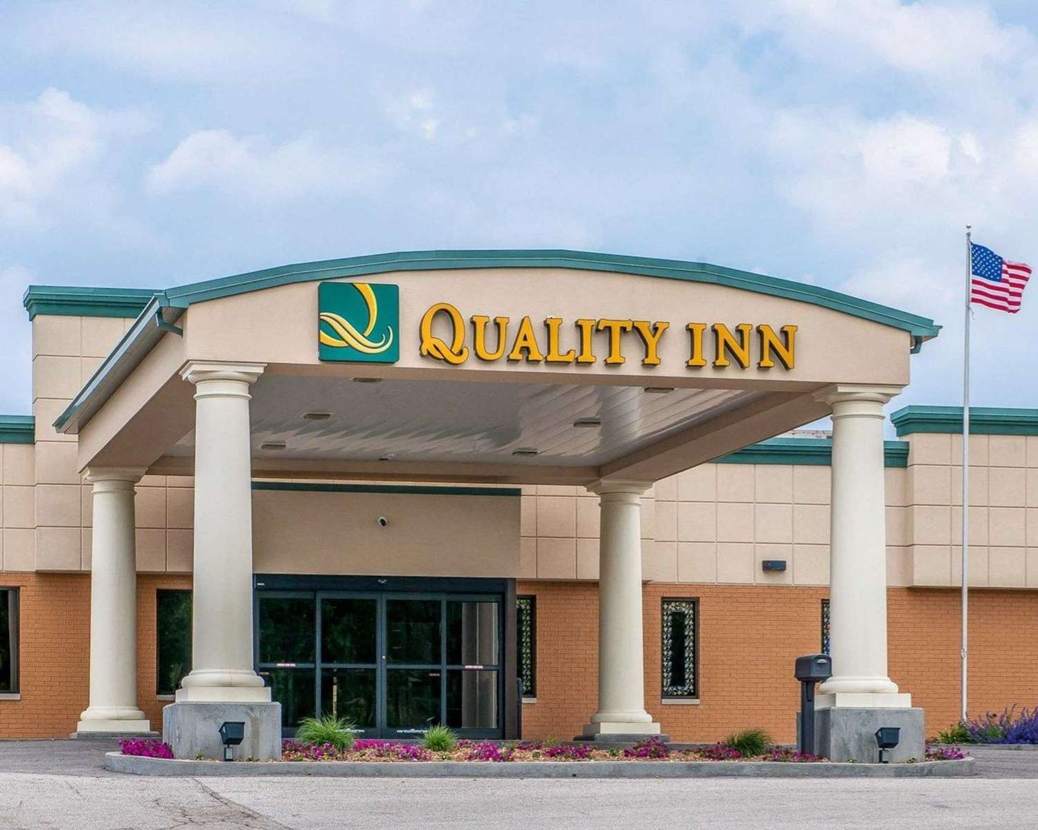 Hotel QUALITY INN HUNTINGBURG
