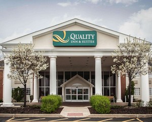 Hotel QUALITY INN & SUITES SAINT CHARLES