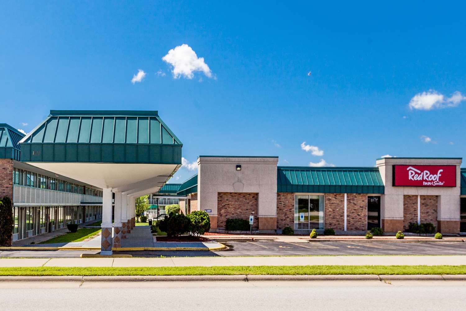 Hotel RED ROOF INN & SUITES DEKALB