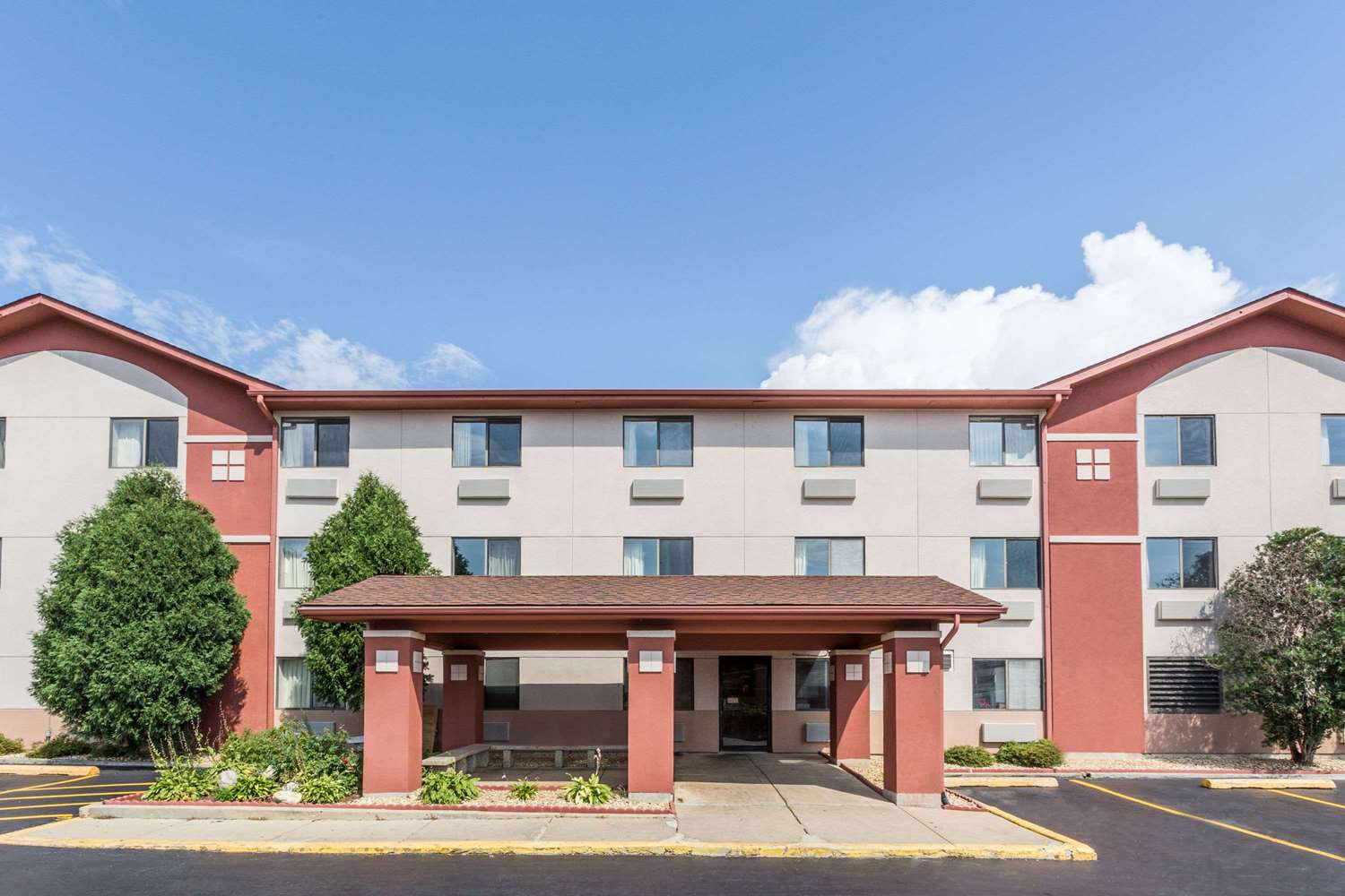 Hotel SUPER 8 ST. CHARLES