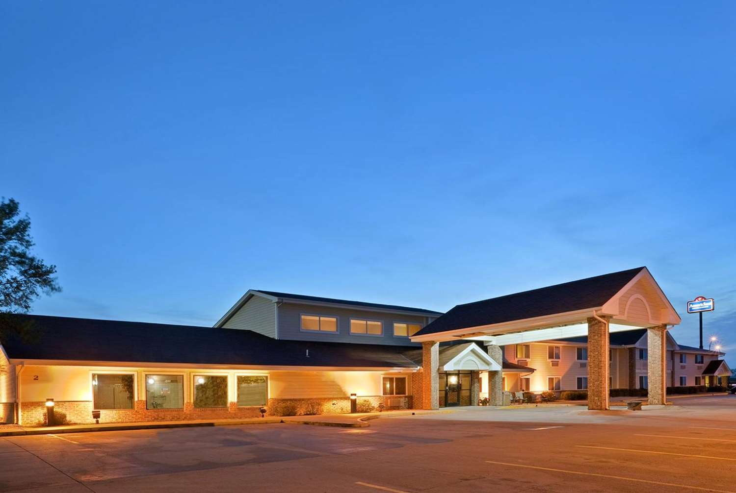 Hotel AMERICINN WEST BURLINGTON