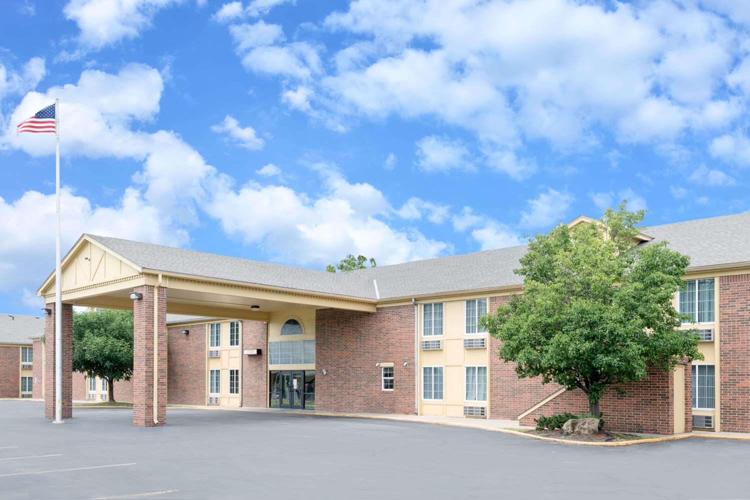 Hotel DAYS INN - NEWTON