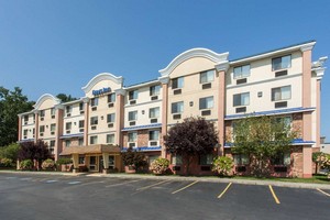Hotel DAYS INN LEOMINSTER/FITCHBURG AREA