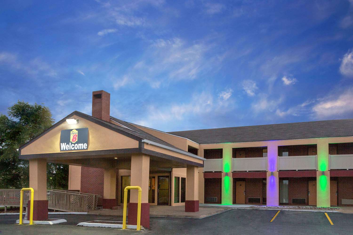 Hotel SUPER 8 KANSAS CITY AIRPORT