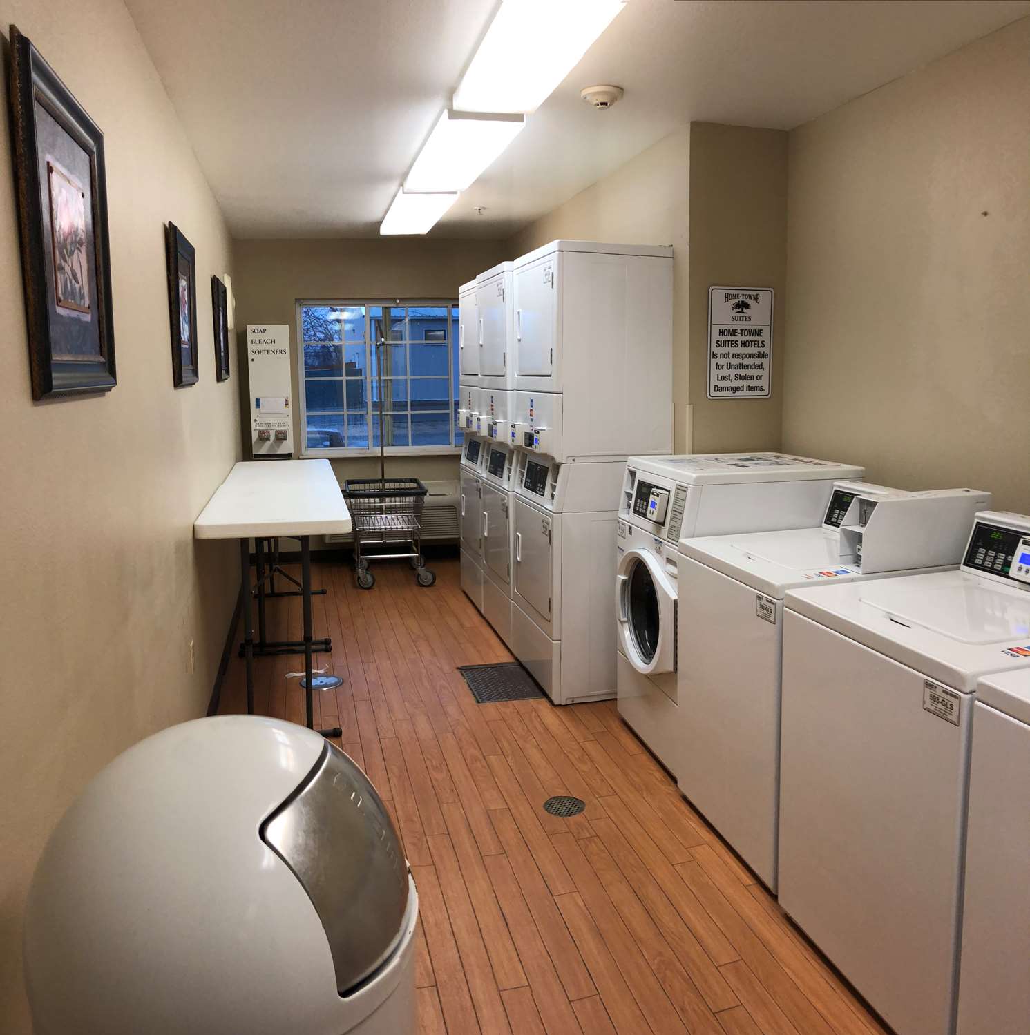 Hotel HOME-TOWNE SUITES OF BENTONVIL