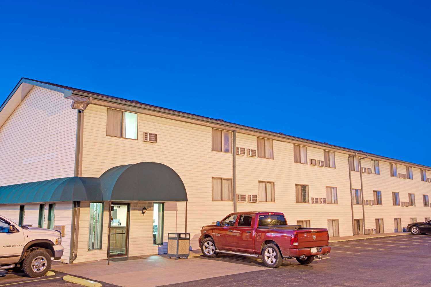Hotel SUPER 8 LIBERTY NE KANSAS CITY  AREA