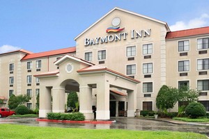 Hotel BAYMONT INN & SUITES CONROE