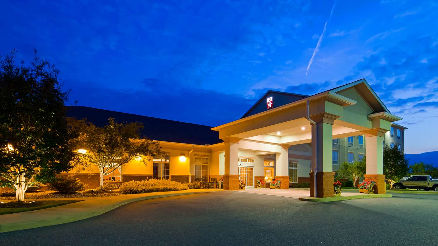 Hotel BEST WESTERN PLUS CROSSROADS INN & SUITES