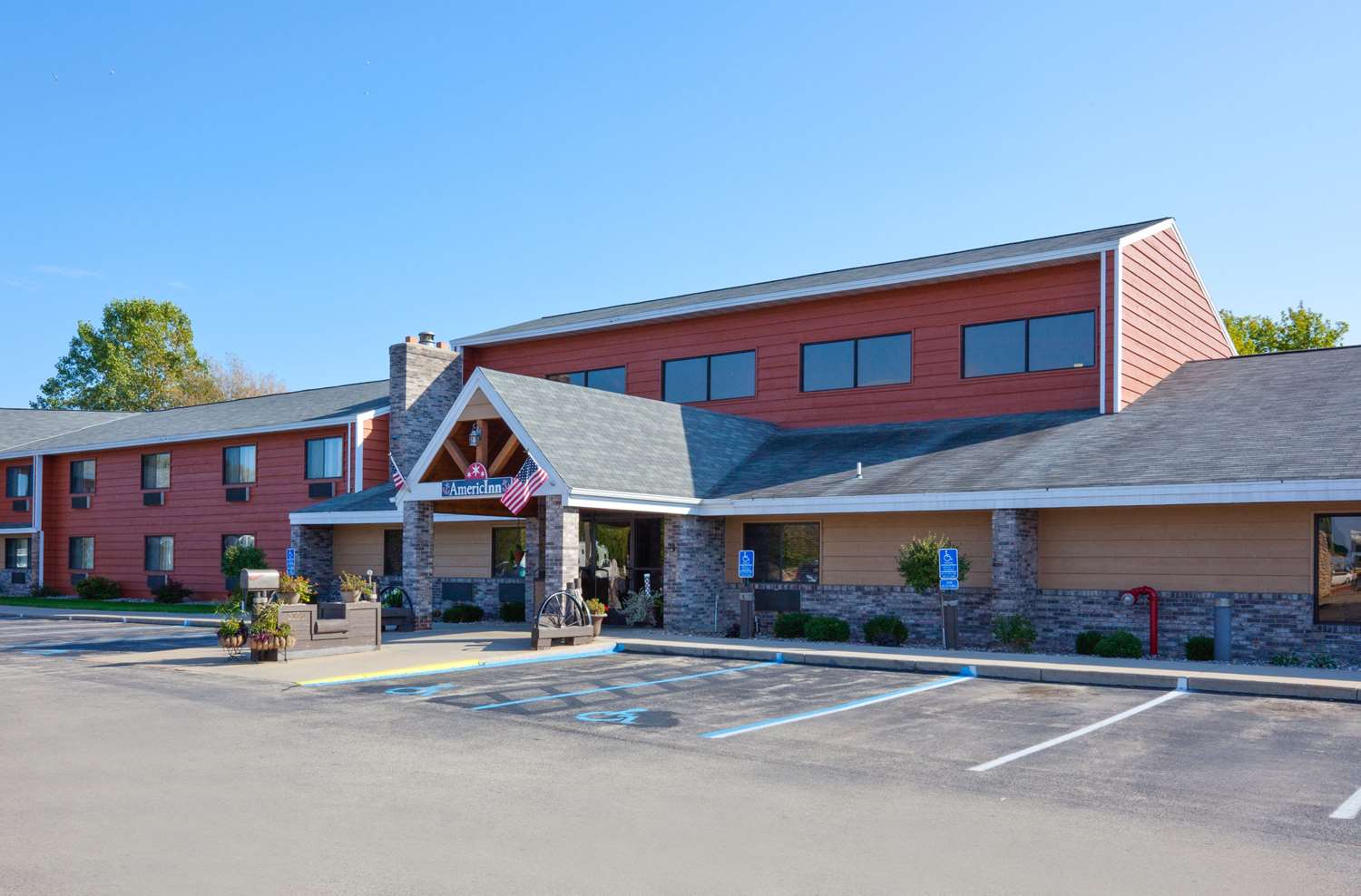 Hotel AMERICINN BY WYNDHAM MENOMINEE