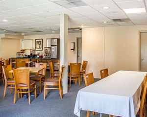 Hotel ECONO LODGE INN AND SUITES