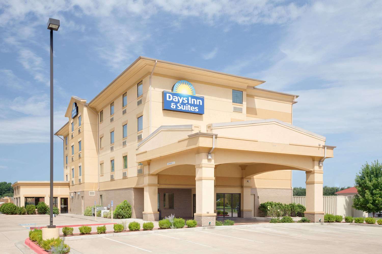 Hotel DAYS INN & SUITES RUSSELLVILLE