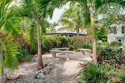 Hotel COCONUT PALM INN
