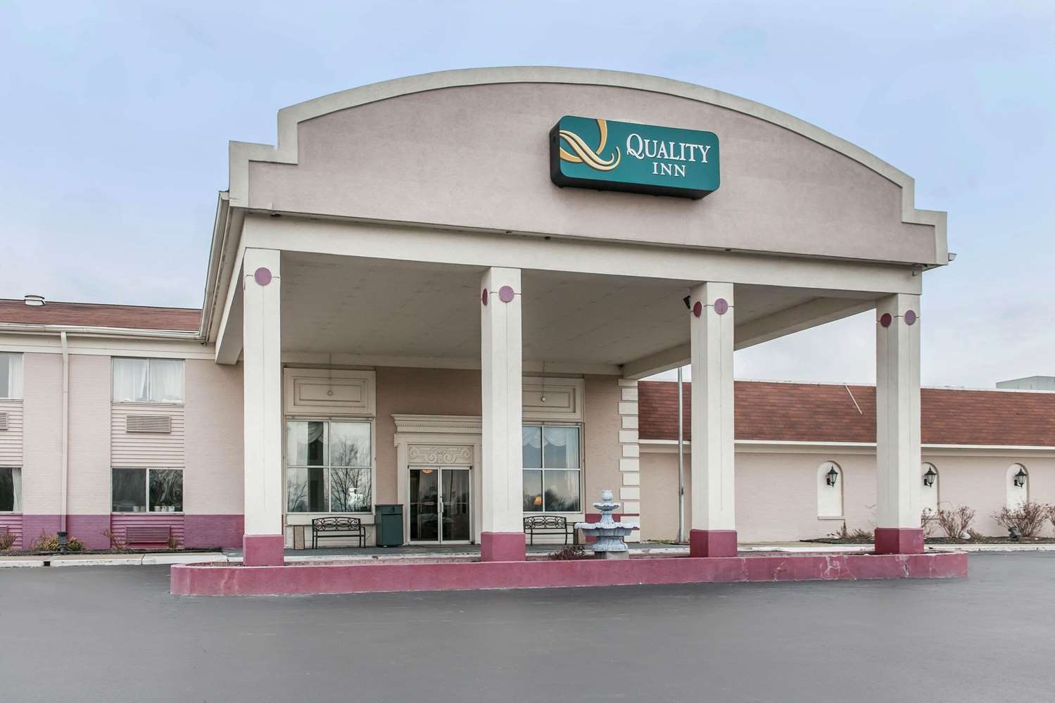 Hotel QUALITY INN SCOTTSBURG