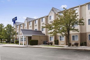 Hotel MICROTEL INN & SUITES BY WYNDHAM LOUISVILLE EAST