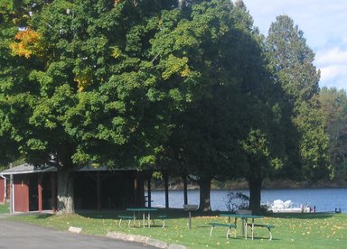 Hotel RED CARPET INN ON THE LAKE
