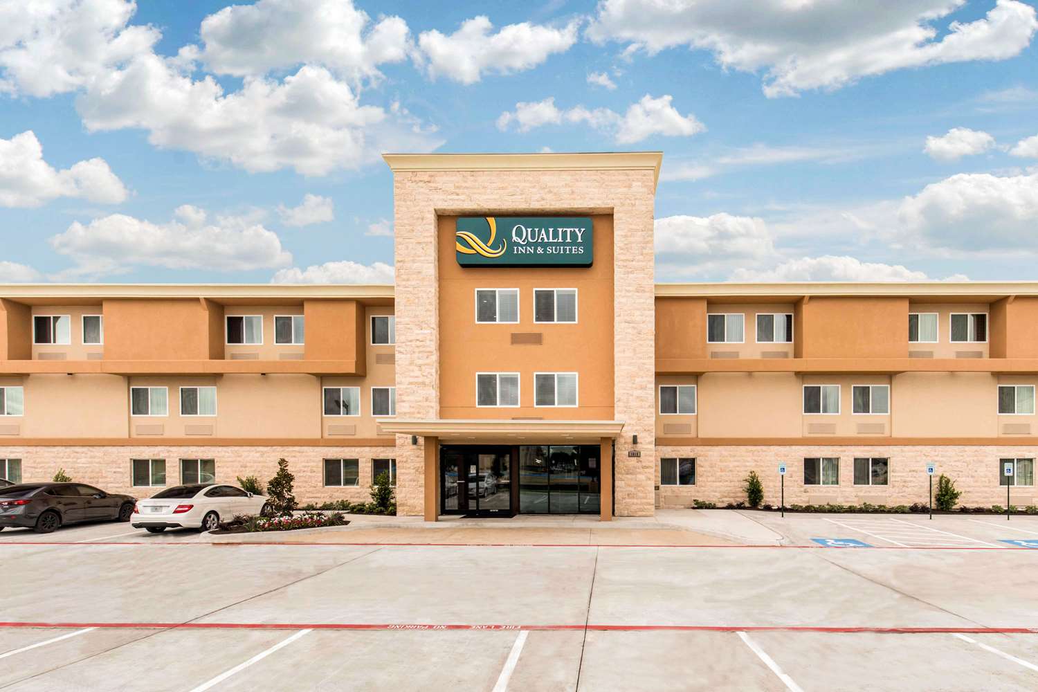 Hotel QUALITY INN & SUITES PLANO EAST - RICHARDSON