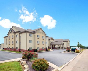 Hotel QUALITY INN & SUITES