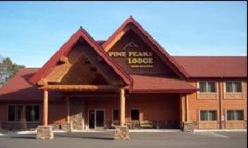 Hotel PINE PEAKS LODGE AND SUITES