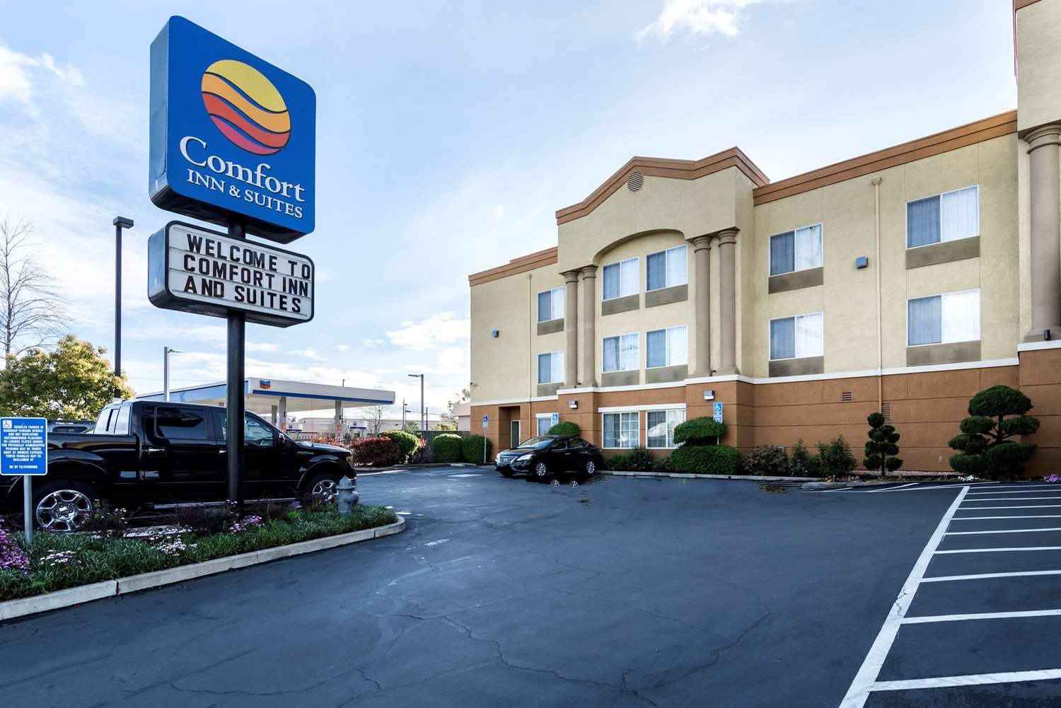 Hotel COMFORT INN & SUITES SACRAMENTO - UNIVERSITY AREA