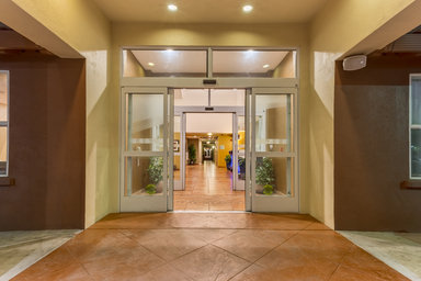 Hotel HOLIDAY INN EXPRESS & SUITES MANTECA CITY CENTER