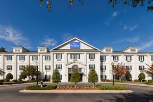 Hotel BAYMONT INN & SUITES HENDERSON OXFORD