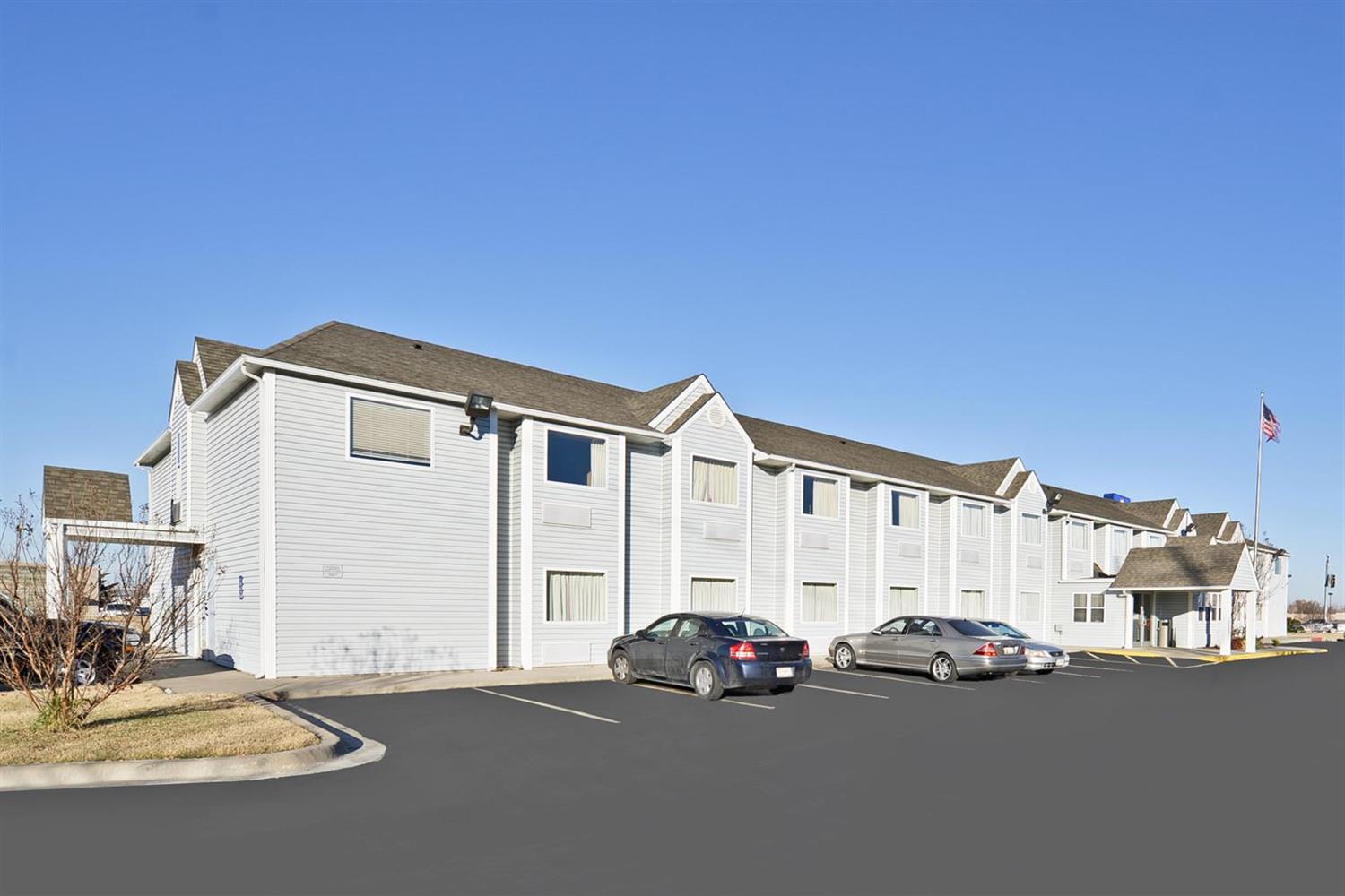 Hotel AMERICAS BEST VALUE INN AND SUITES ADA