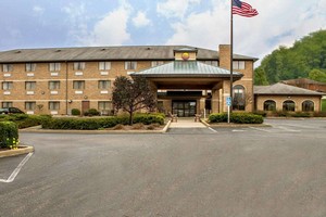 Hotel COMFORT INN MILLERSBURG