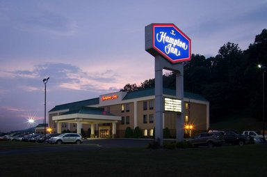 Hotel HAMPTON INN NEWCOMERSTOWN