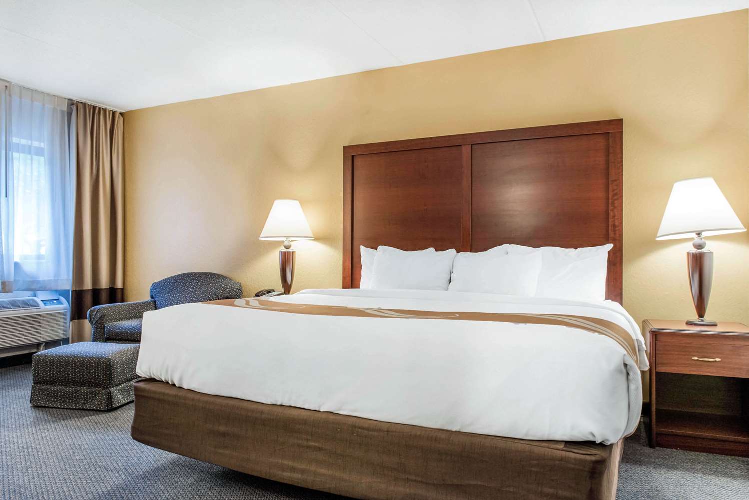 Hotel QUALITY INN & SUITES ZANESVILLE