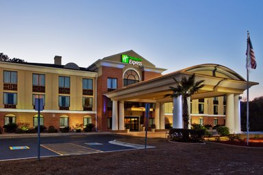 Hotel HOLIDAY INN EXPRESS & SUITES HINESVILLE EAST - FORT STEWART