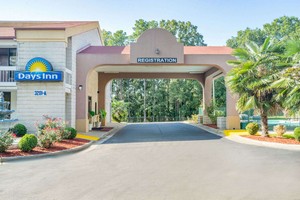 Hotel DAYS INN RALEIGH MIDTOWN