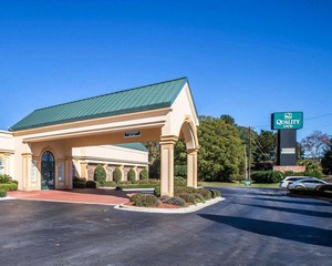Hotel QUALITY INN RICHMOND HILL