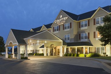 Hotel COUNTRY INN & SUITES BY CARLSON, SALINA, KS
