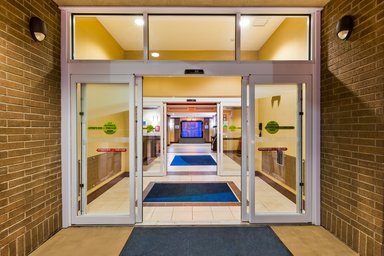 Hotel HOLIDAY INN EXPRESS & SUITES SALINA