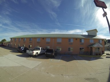 Hotel RED CARPET INN AND SUITES N SIOUX CITY