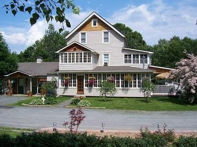 Hotel LAZY POND BED AND BREAKFAST