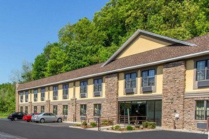 Hotel QUALITY INN NEAR MOUNTAIN CREEK